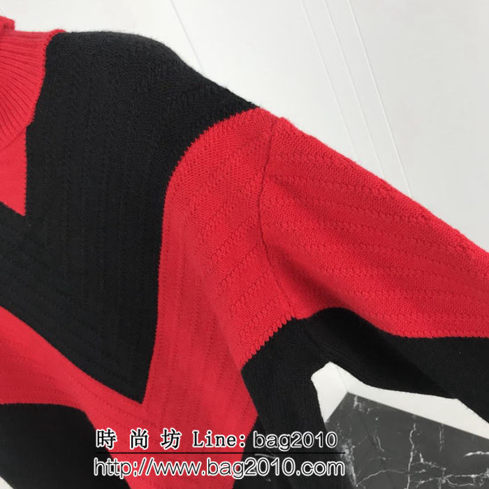 GVC紀梵希 18ss秋冬新款羊毛衫 黑拼紅V型配色 刺繡字母 羊毛混紡面料 高版本 ydi2006